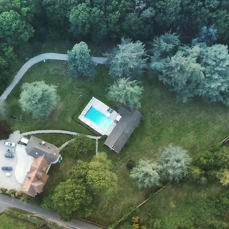 A Timeless Manor Of Discreet Luxury And Absolute Privacy