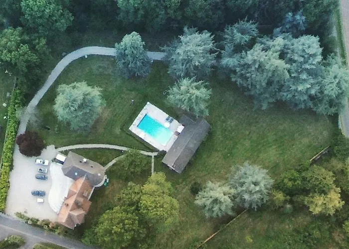 A Timeless Manor Of Discreet Luxury And Absolute Privacy